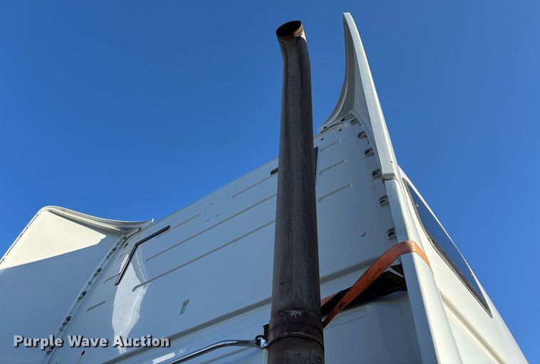 image for item YA0163 2012 Volvo VNL semi truck