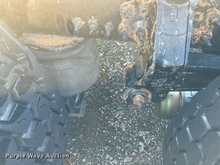 image for item YA0163 2012 Volvo VNL semi truck