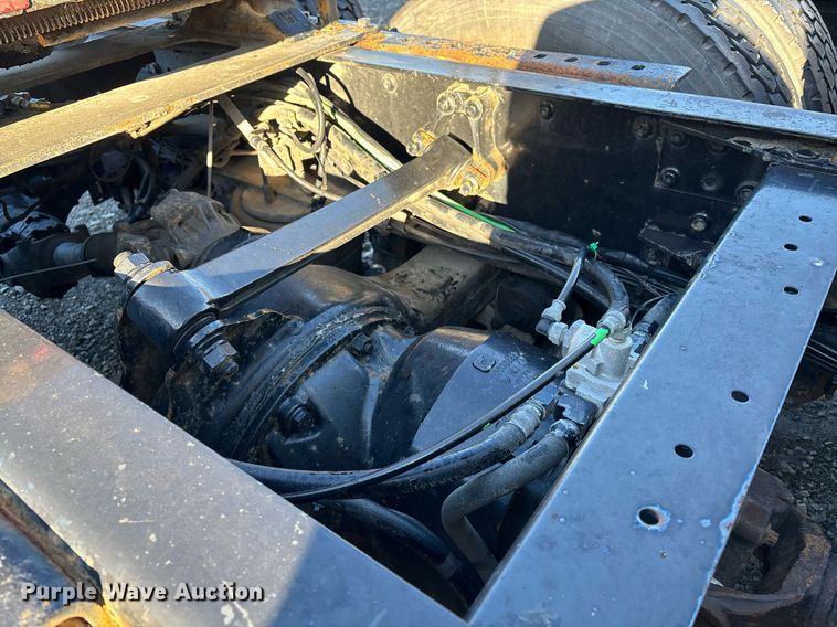 image for item YA0163 2012 Volvo VNL semi truck