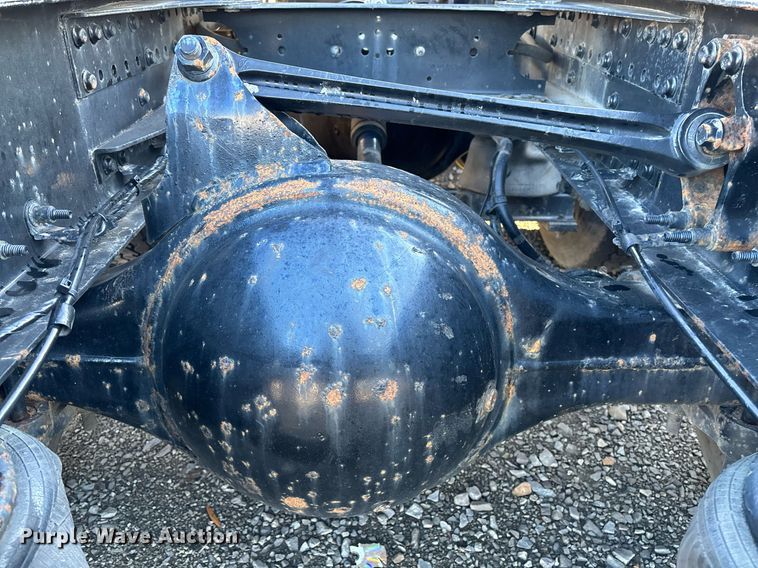 image for item YA0163 2012 Volvo VNL semi truck