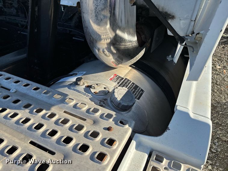 image for item YA0163 2012 Volvo VNL semi truck