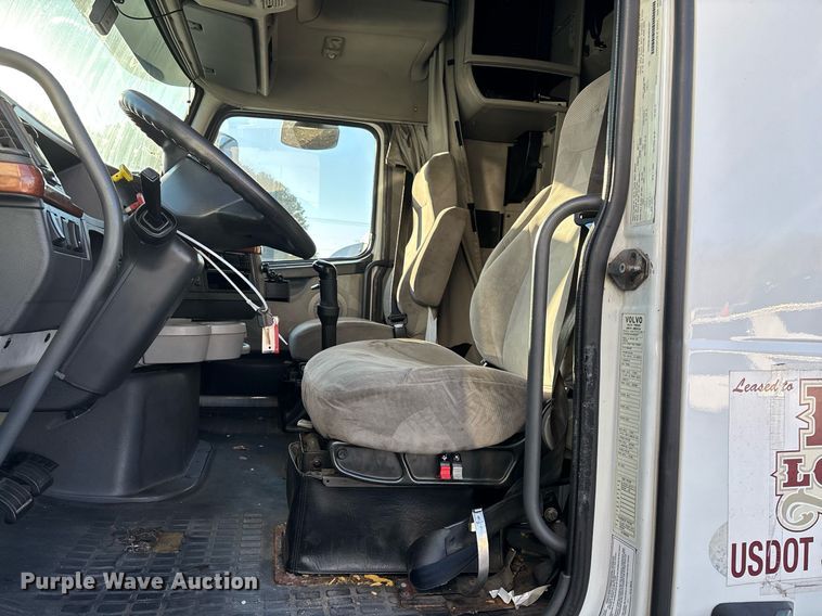 image for item YA0163 2012 Volvo VNL semi truck