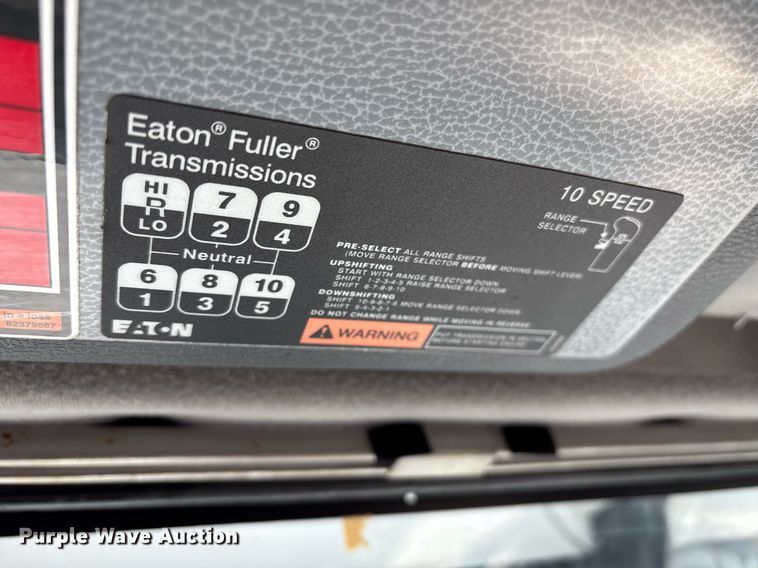 image for item YA0163 2012 Volvo VNL semi truck