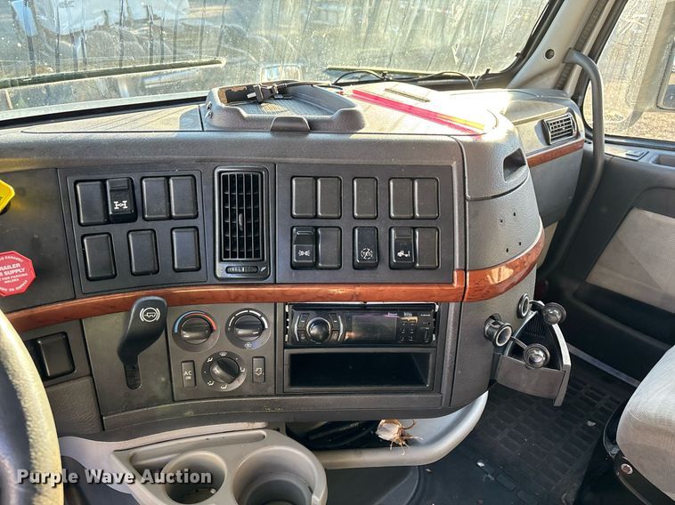 image for item YA0163 2012 Volvo VNL semi truck