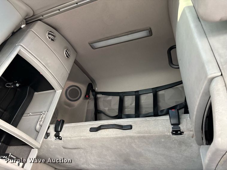 image for item YA0163 2012 Volvo VNL semi truck