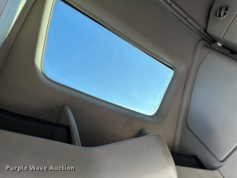 image for item YA0163 2012 Volvo VNL semi truck