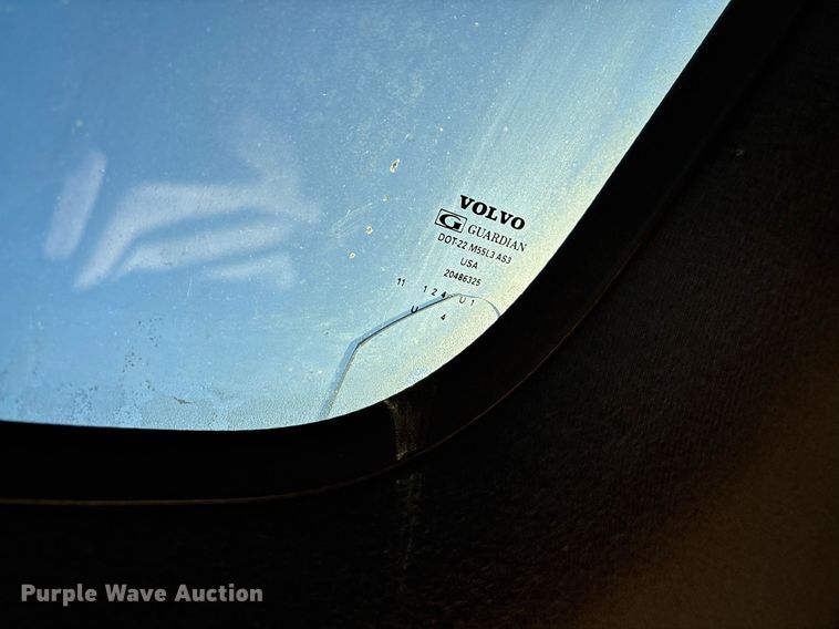 image for item YA0163 2012 Volvo VNL semi truck