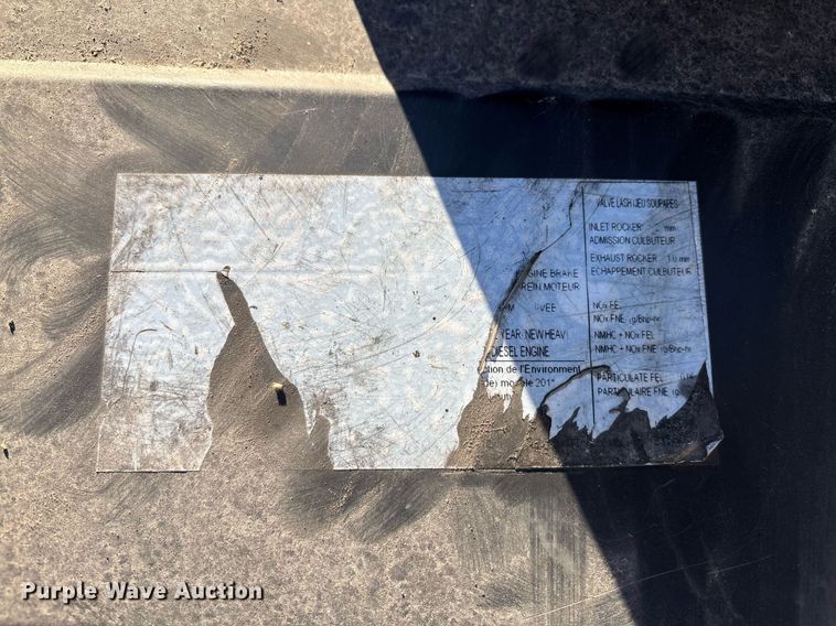 image for item YA0163 2012 Volvo VNL semi truck