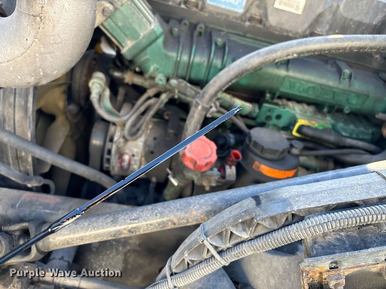 image for item YA0163 2012 Volvo VNL semi truck