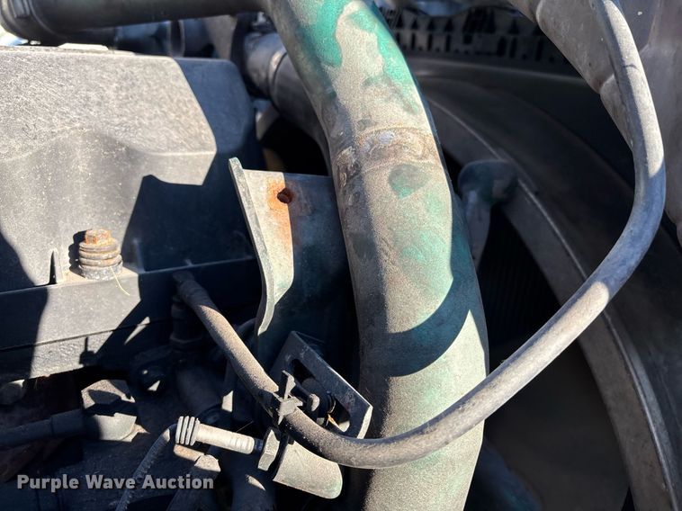 image for item YA0163 2012 Volvo VNL semi truck