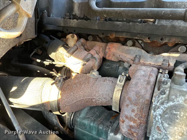 image for item YA0163 2012 Volvo VNL semi truck