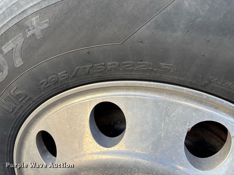 image for item YA0163 2012 Volvo VNL semi truck