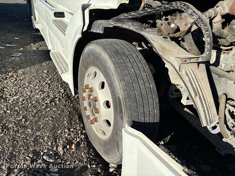 image for item YA0163 2012 Volvo VNL semi truck