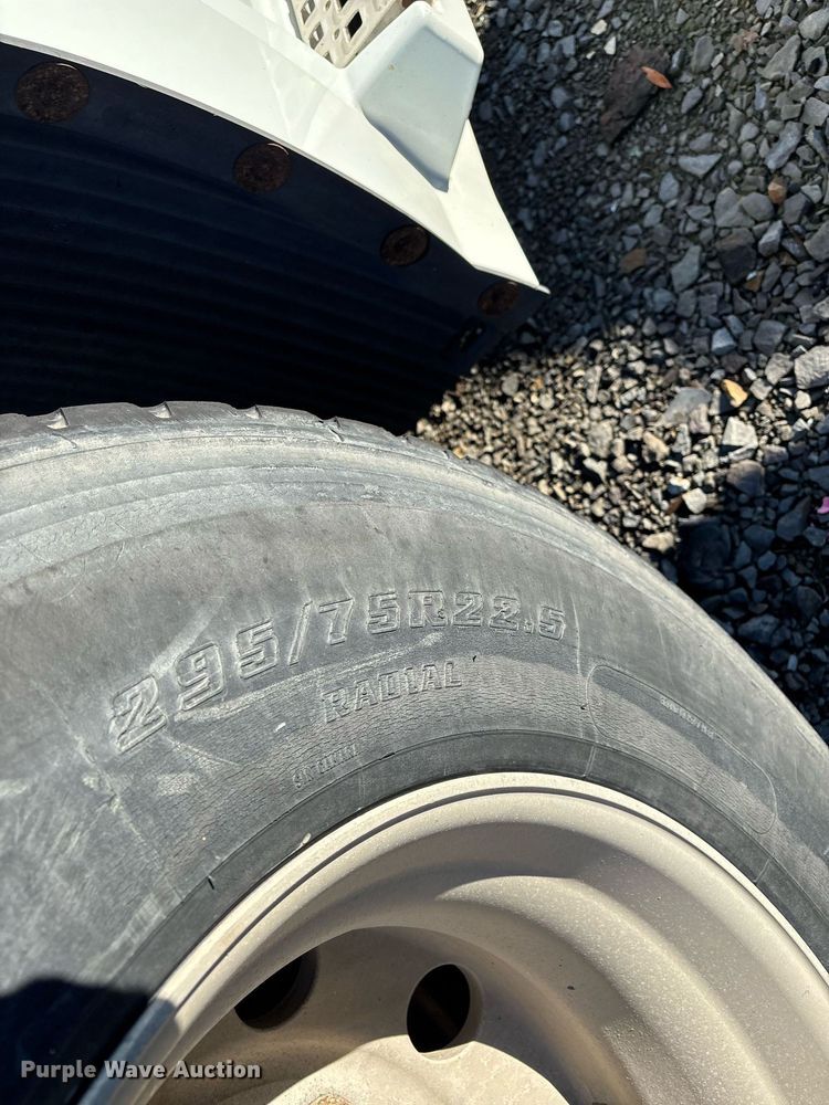 image for item YA0163 2012 Volvo VNL semi truck