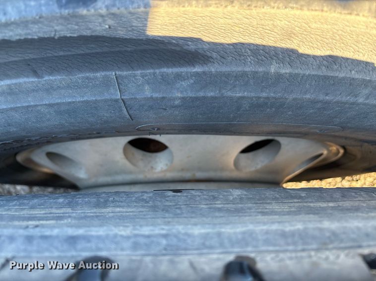 image for item YA0163 2012 Volvo VNL semi truck