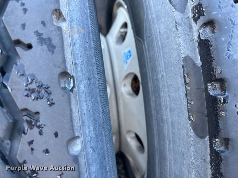 image for item YA0163 2012 Volvo VNL semi truck