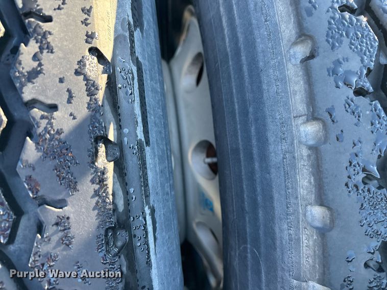 image for item YA0163 2012 Volvo VNL semi truck