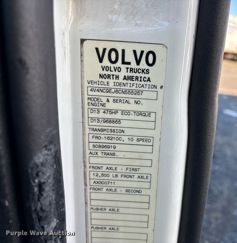 image for item YA0163 2012 Volvo VNL semi truck