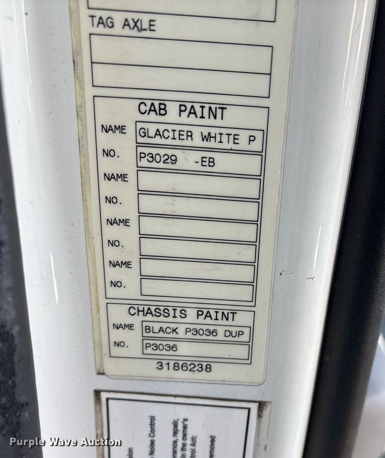 image for item YA0163 2012 Volvo VNL semi truck