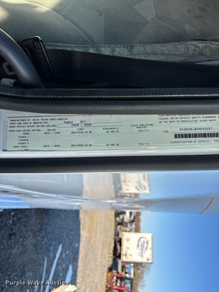 image for item YA0163 2012 Volvo VNL semi truck