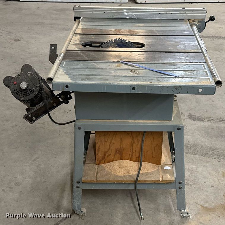 image for item DO0151 Delta table saw