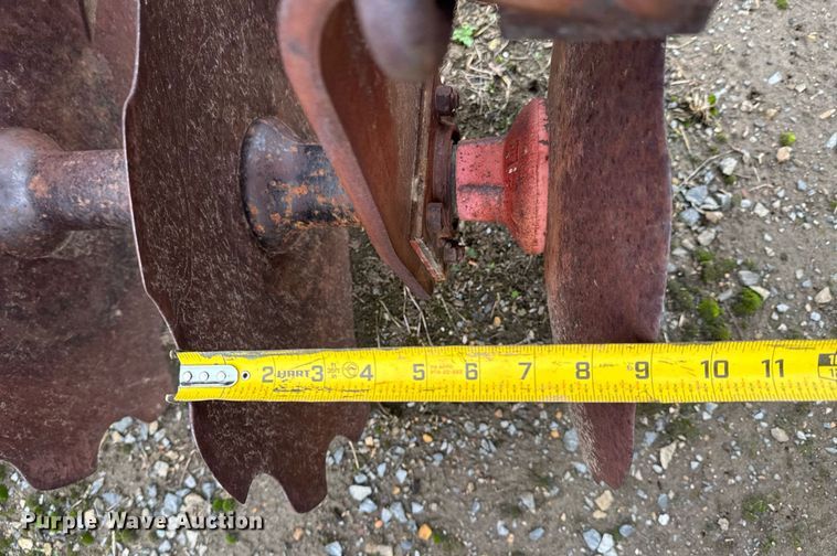 image for item DO0191 Massey Ferguson 620 tandem disk