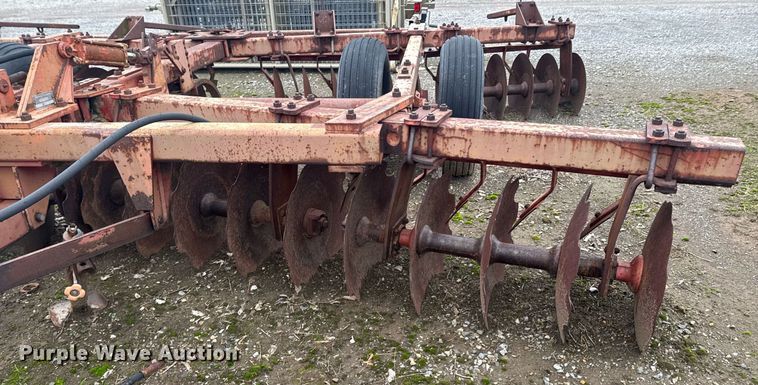 image for item DO0191 Massey Ferguson 620 tandem disk