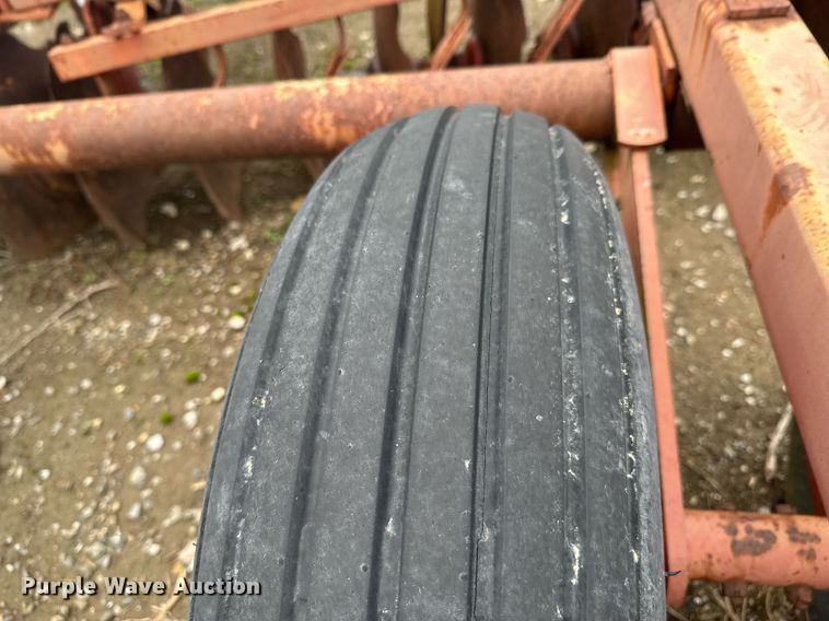 image for item DO0191 Massey Ferguson 620 tandem disk