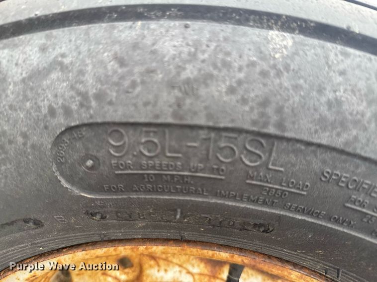 image for item DO0191 Massey Ferguson 620 tandem disk