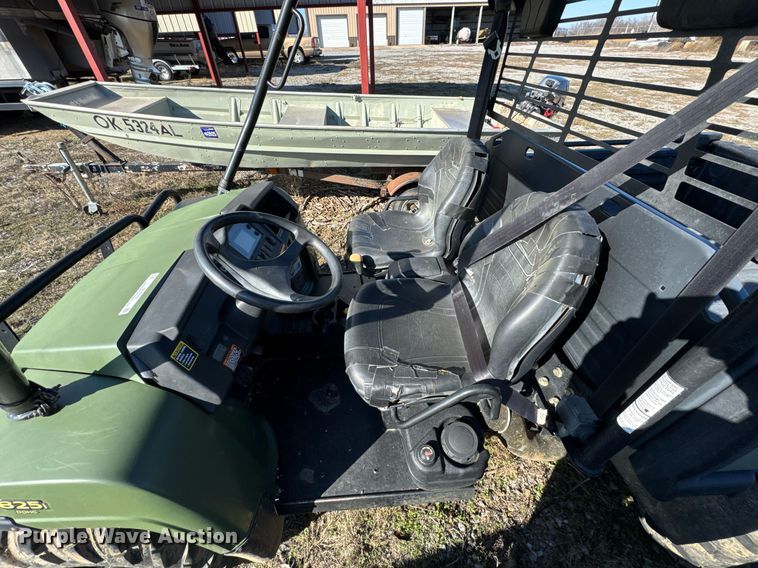 image for item DO0222 2011 John Deere Gator 825i utility vehicle