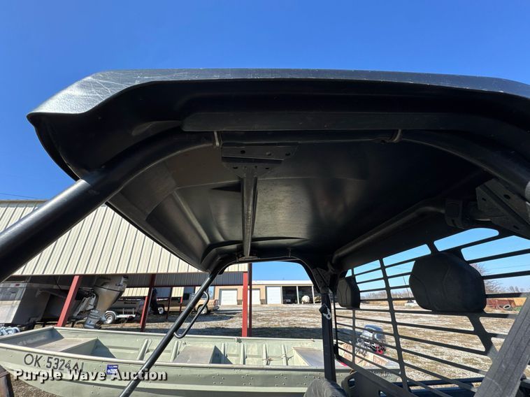 image for item DO0222 2011 John Deere Gator 825i utility vehicle