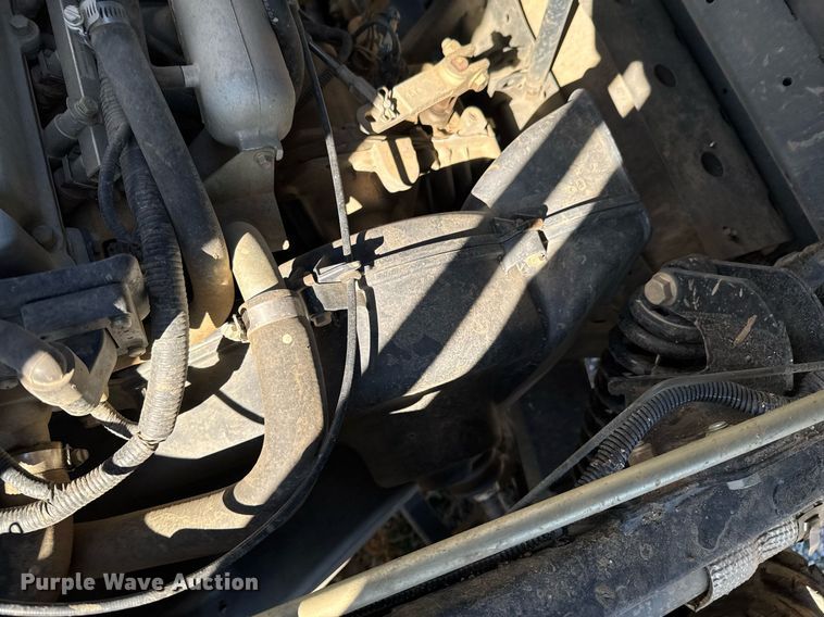 image for item DO0222 2011 John Deere Gator 825i utility vehicle