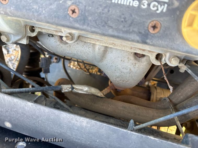 image for item DO0222 2011 John Deere Gator 825i utility vehicle