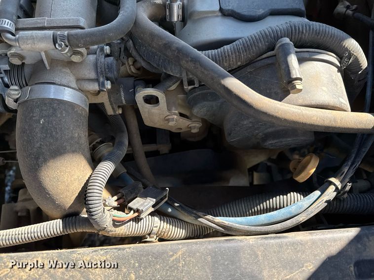 image for item DO0222 2011 John Deere Gator 825i utility vehicle