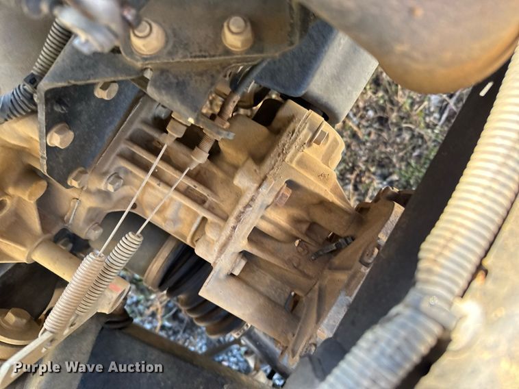 image for item DO0222 2011 John Deere Gator 825i utility vehicle