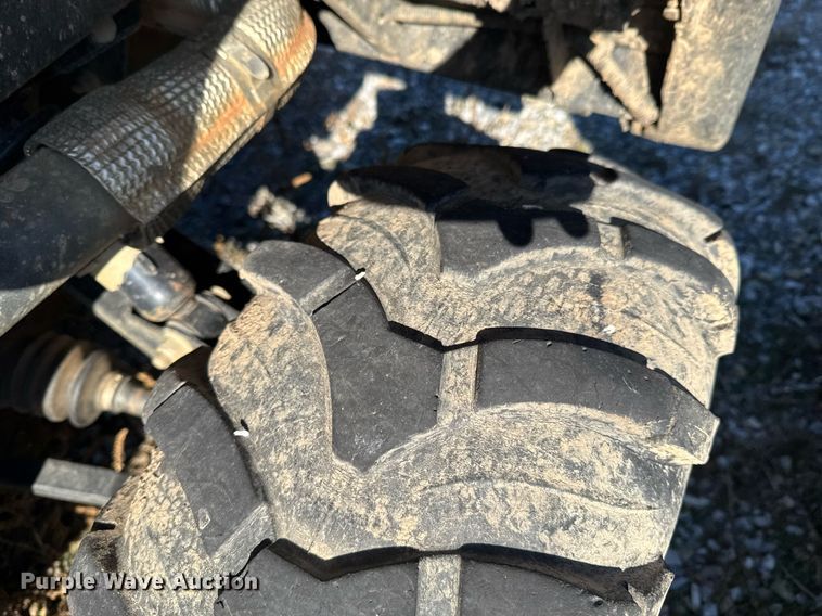 image for item DO0222 2011 John Deere Gator 825i utility vehicle