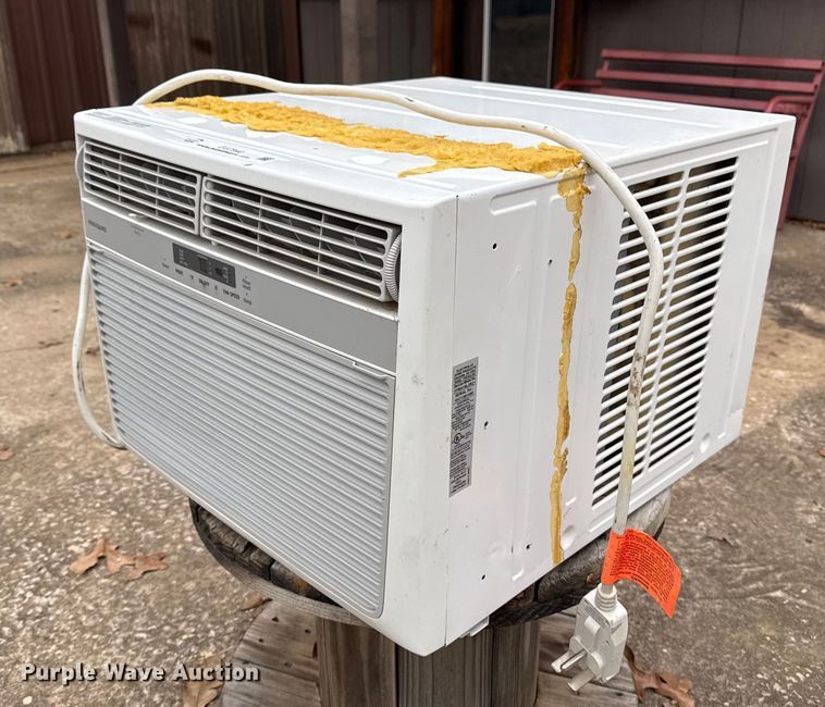 image for item EG7942 Frigidaire FFRH18L2R22 AC/heating unit