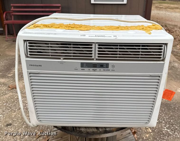 image for item EG7942 Frigidaire FFRH18L2R22 AC/heating unit