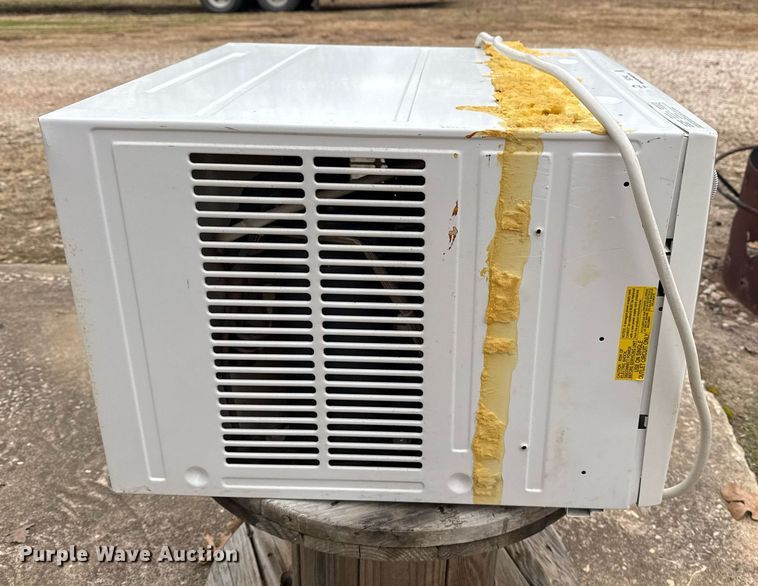 image for item EG7942 Frigidaire FFRH18L2R22 AC/heating unit