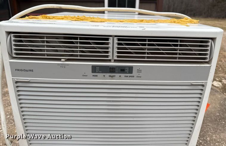 image for item EG7942 Frigidaire FFRH18L2R22 AC/heating unit