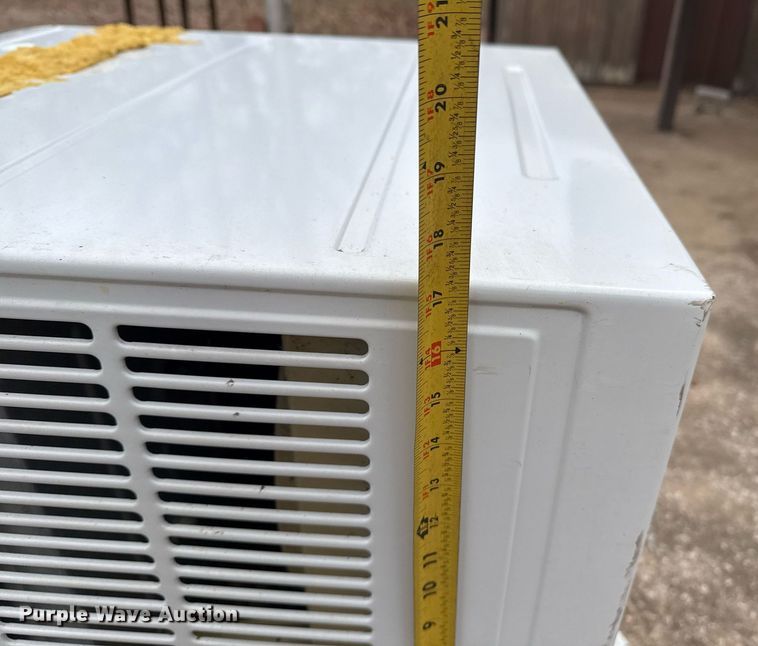 image for item EG7942 Frigidaire FFRH18L2R22 AC/heating unit