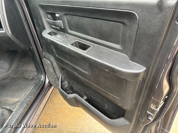 image for item ER4682 2019 Dodge Ram 1500 Quad Cab pickup truck