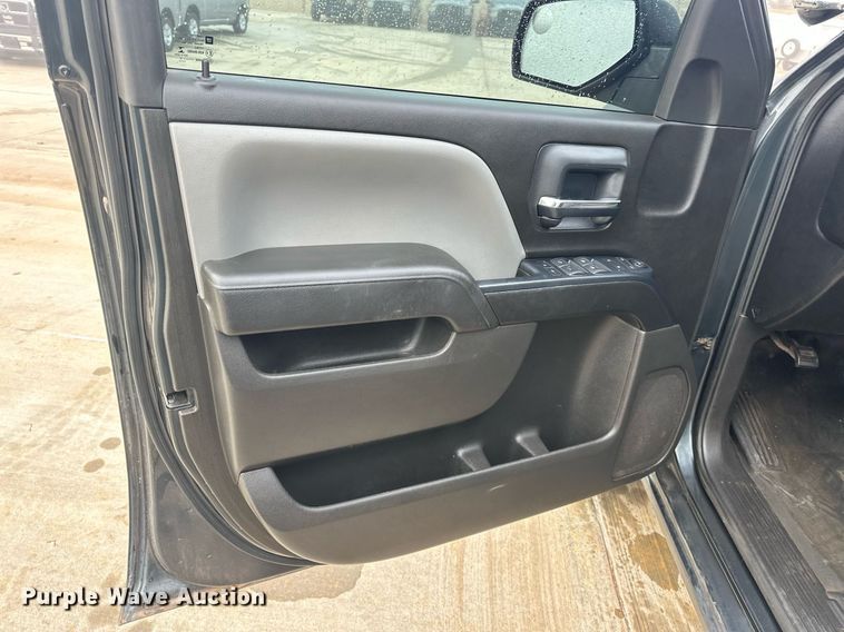 image for item ER4685 2018 Chevrolet Silverado 1500 Crew Cab pickup truck