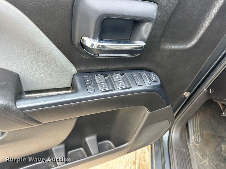 image for item ER4685 2018 Chevrolet Silverado 1500 Crew Cab pickup truck