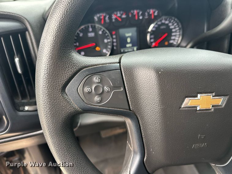 image for item ER4685 2018 Chevrolet Silverado 1500 Crew Cab pickup truck