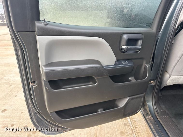 image for item ER4685 2018 Chevrolet Silverado 1500 Crew Cab pickup truck