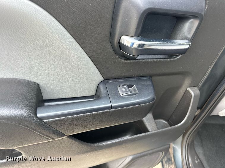 image for item ER4685 2018 Chevrolet Silverado 1500 Crew Cab pickup truck