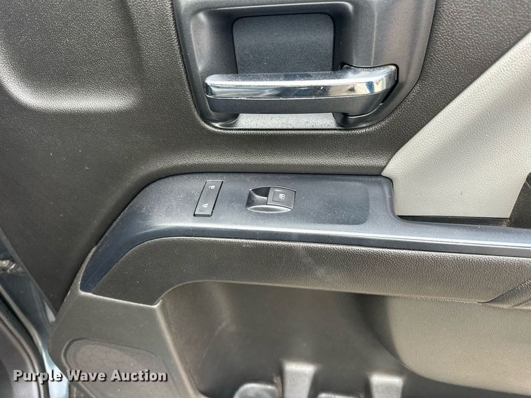 image for item ER4685 2018 Chevrolet Silverado 1500 Crew Cab pickup truck