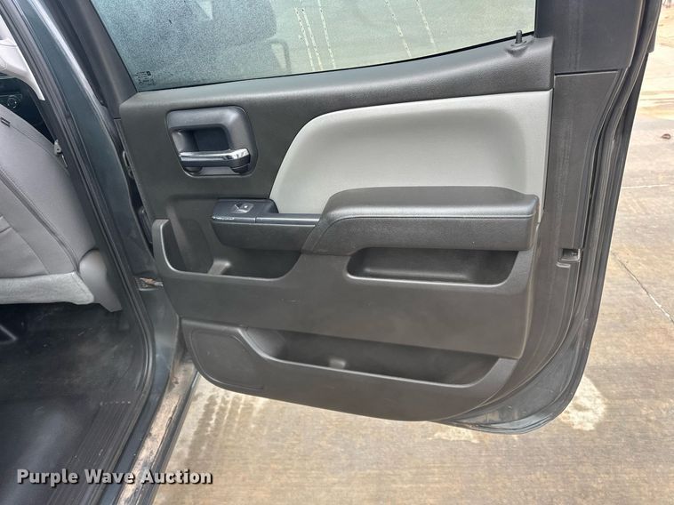 image for item ER4685 2018 Chevrolet Silverado 1500 Crew Cab pickup truck