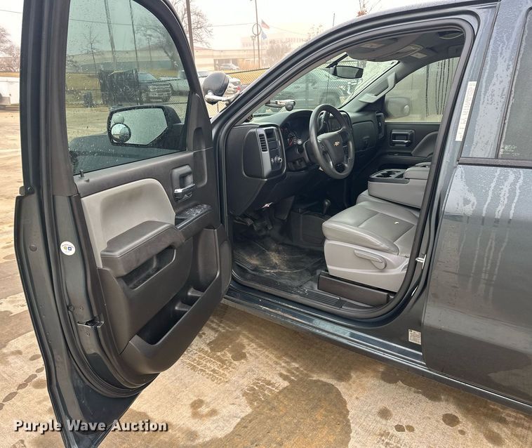 image for item ER4687 2017 Chevrolet Silverado 1500 Double Cab pickup truck